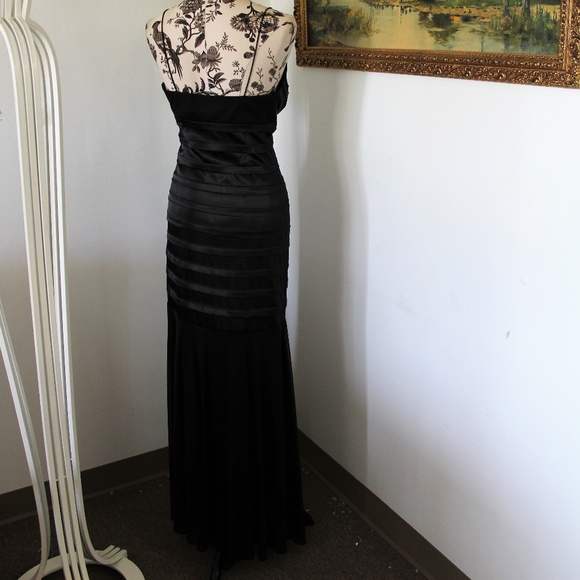 Blondie Nites Black Formal Prom Dress - Picture 3 of 7